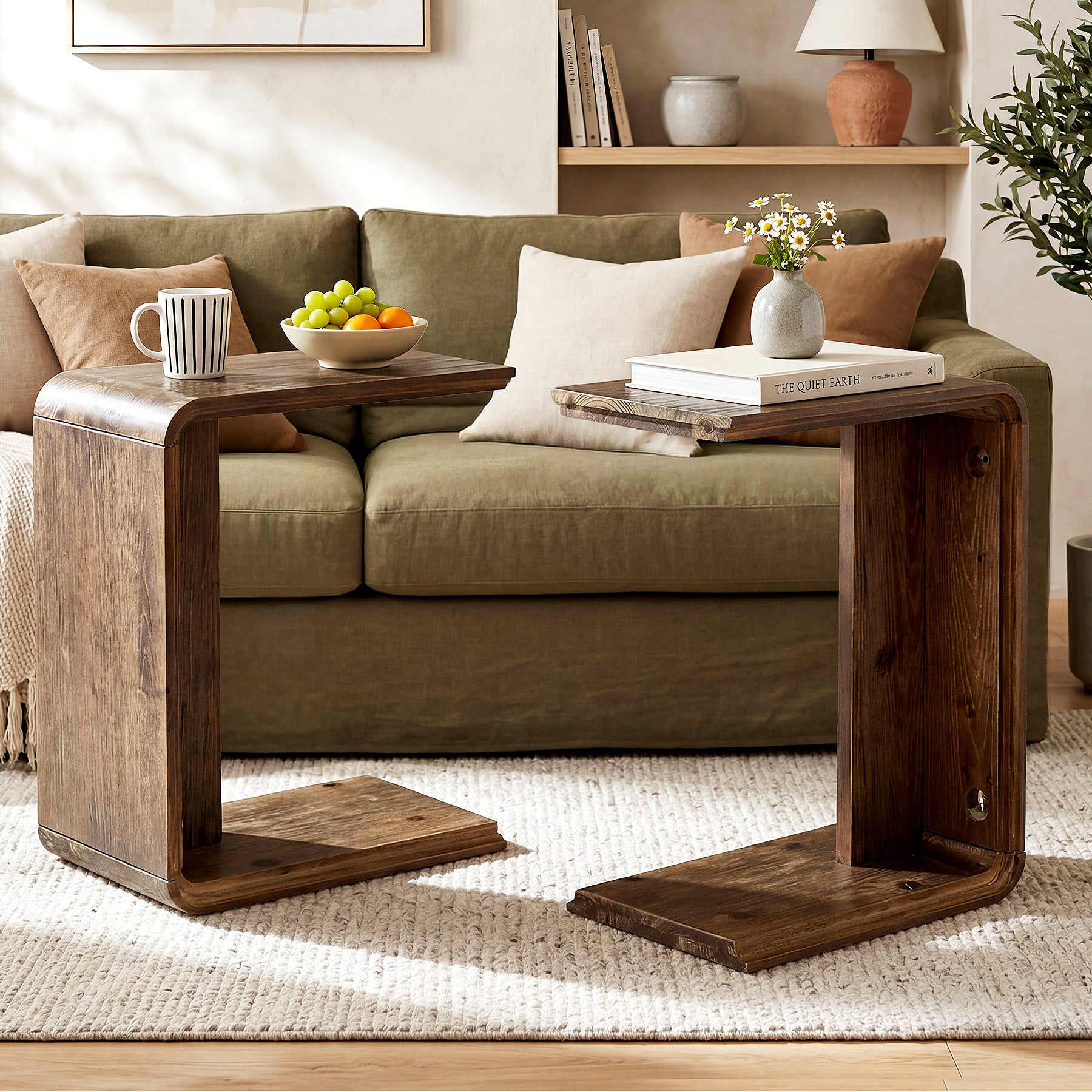 C-Shaped Solid Wood End Table for Sofa Side, Narrow Side Table for Living Room and Bedroom