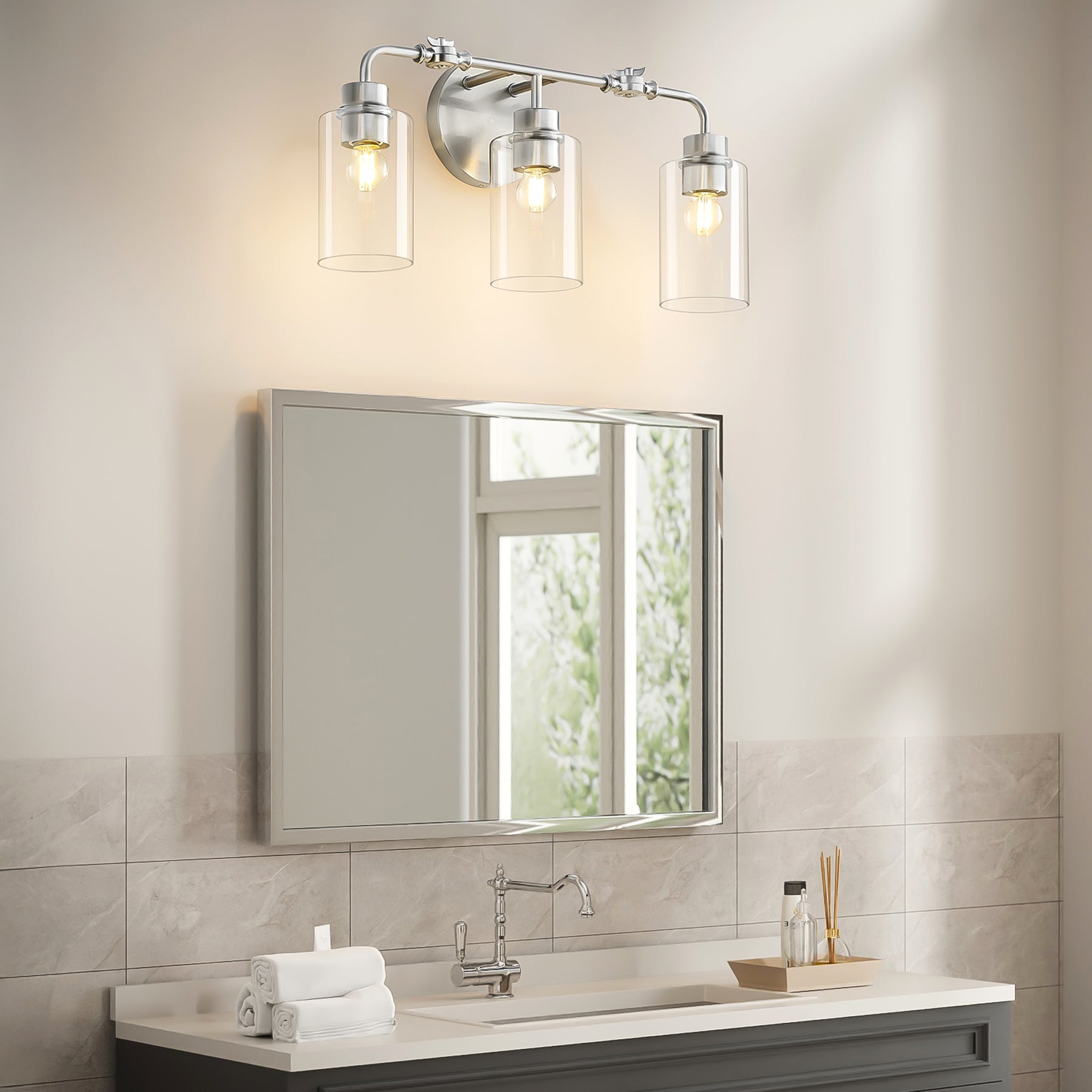 3-Light Bathroom Light Fixture, Modern Vanity Light with Clear Glass Shades