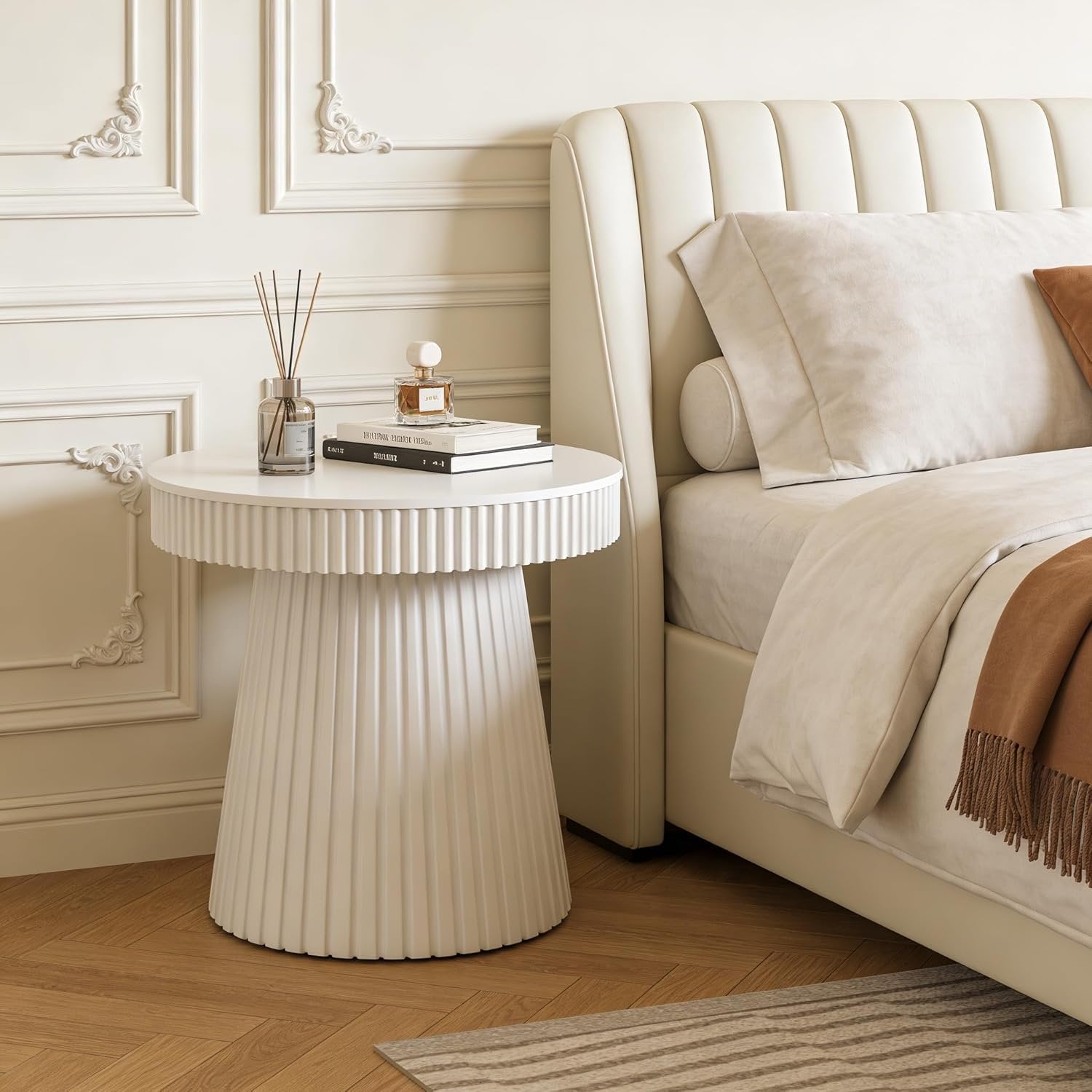 31.5" End Table, Round Bedside Table Nightstand with Fluted Pedestal